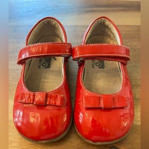 See Kai Run Girls Red Patent Leather Shoes, size 9